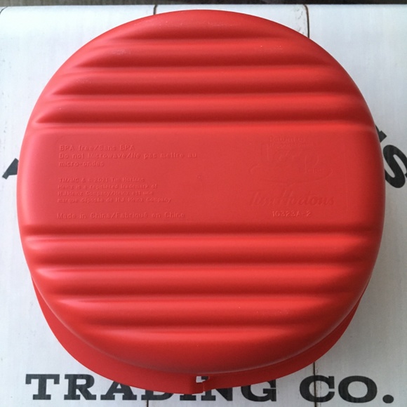 Tim Hortons reusable container - Picture 2 of 6